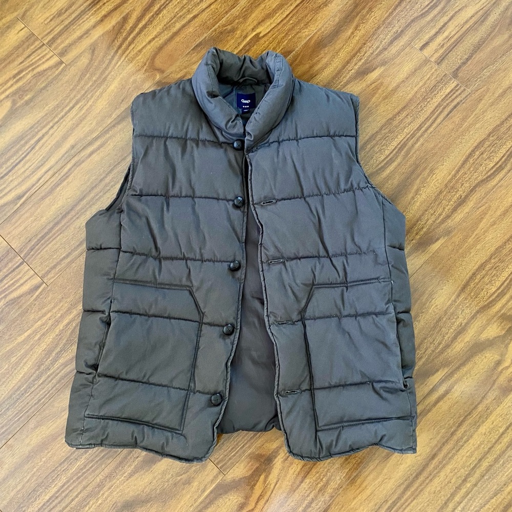 Gap puffer vest size L